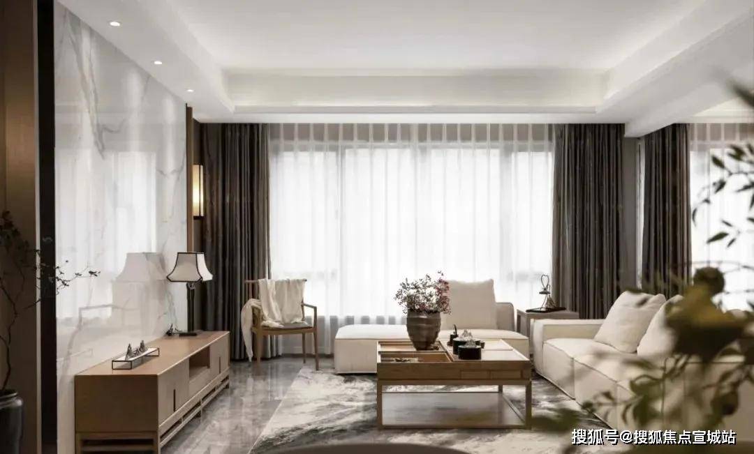 11月最新T台妆容揭秘，时尚潮流趋势展望